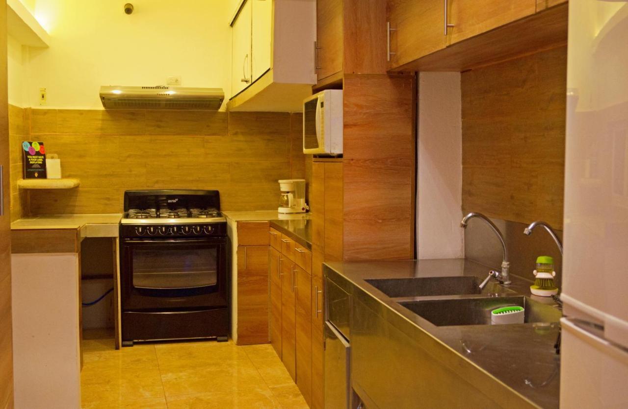 Hostal La Zona *