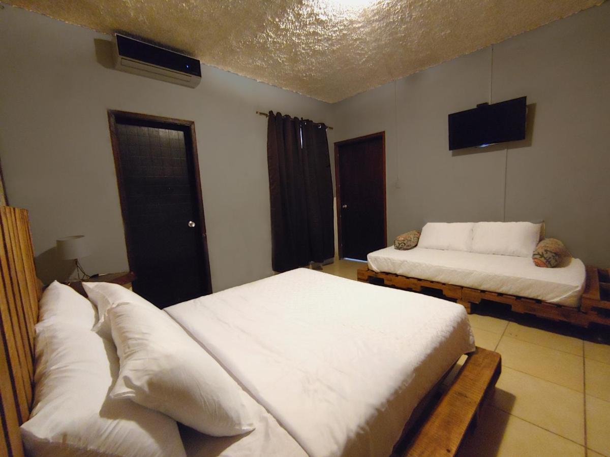 La Zona Hostal *