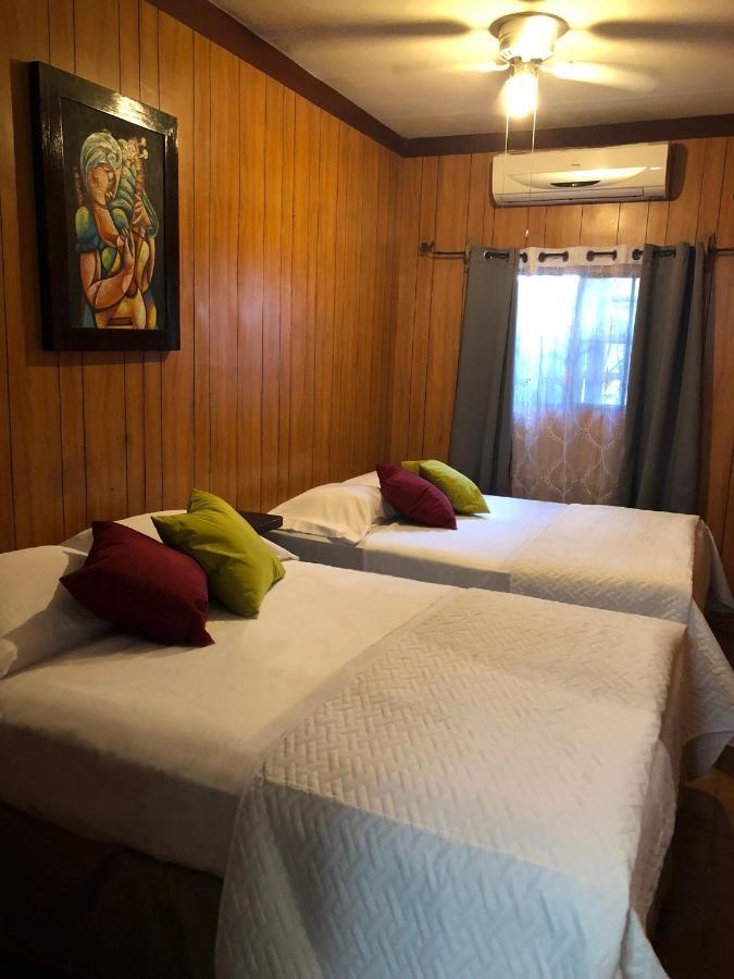La Zona Hostal